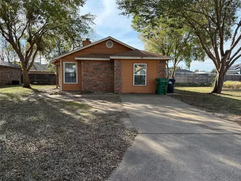 2904 Barnes Dr, Denton, TX 76209