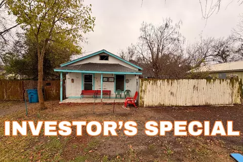 506 E 1st North St, Kaufman, TX 75142