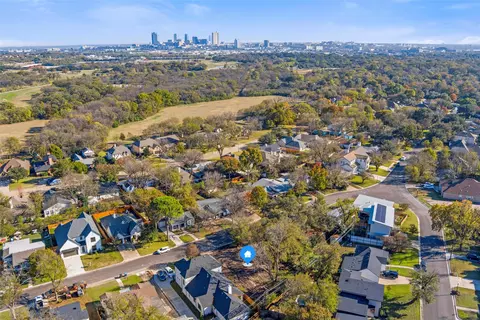 829 Northwood Rd, Fort Worth, TX 76107