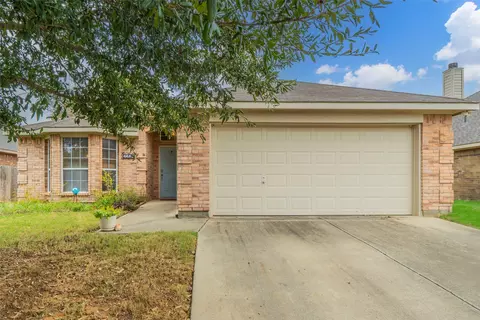 2204 Cancun Dr, Mansfield, TX 76063
