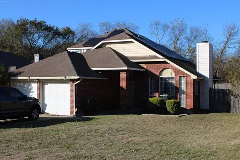 806 Clover Hill Ln, Cedar Hill, TX 75104