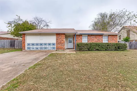 7001 Newcastle Pl, North Richland Hills, TX 76182
