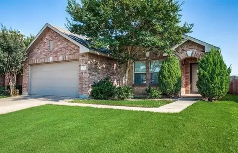 2533 Grand Gulf Rd, Fort Worth, TX 76123