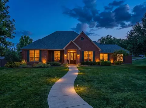 206 Hidden Meadow Cir, Midlothian, TX 76065