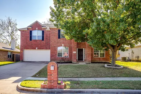 2116 Windcastle Dr, Mansfield, TX 76063