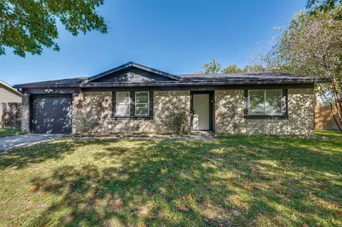 1820 Emerald Dr, Irving, TX 75060