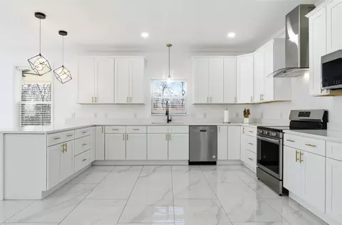 Kitchen - 808 E Pecan Ave, Waco, TX 76704 photo 3 of 5