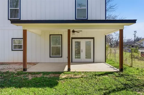 Exterior - 808 E Pecan Ave, Waco, TX 76704 photo 8 of 8
