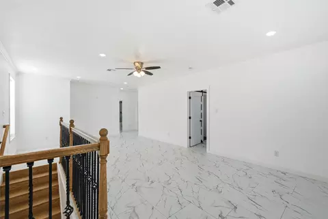 Entry Way - 808 E Pecan Ave, Waco, TX 76704 photo 1 of 1