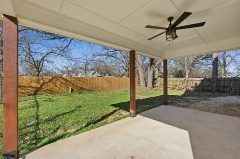 Exterior - 808 E Pecan Ave, Waco, TX 76704 photo 6 of 8