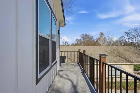 Exterior - 808 E Pecan Ave, Waco, TX 76704 photo 5 of 8