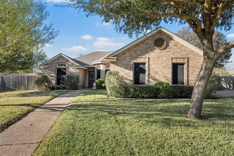 142 Phillip Cir, Hewitt, TX 76643