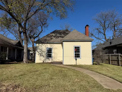 917 W Sears St, Denison, TX 75020