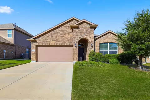9256 Silver Dollar Dr, Fort Worth, TX 76131