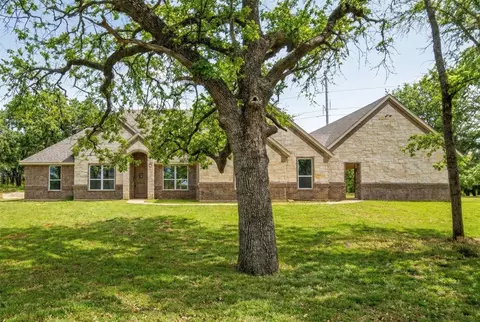 306 Garden Ct, Springtown, TX 76082