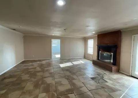Living - 809 W 27th St, Plainview, TX 79072 photo 2 of 3