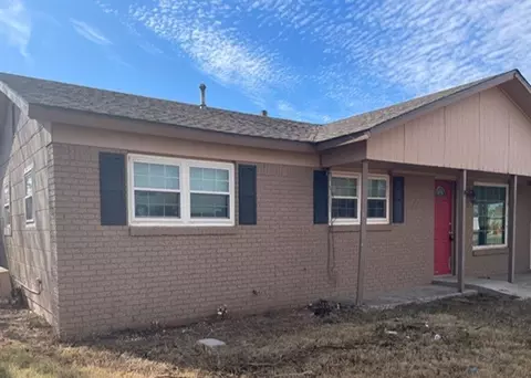 Exterior - 809 W 27th St, Plainview, TX 79072 photo 2 of 2
