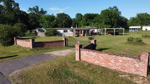 9830 Esthlyn St, Keithville, LA 71047