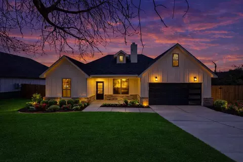 518 Berke St, Newark, TX 76071