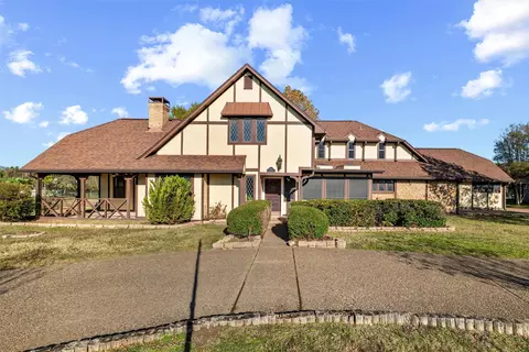 1205 N Creek Cir, Waxahachie, TX 75165