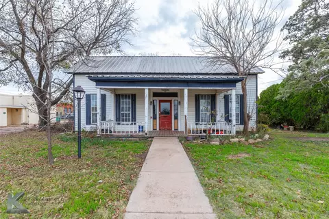 141 W 3rd St, Baird, TX 79504