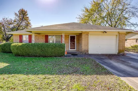 313 Texoma Dr, Whitesboro, TX 76273