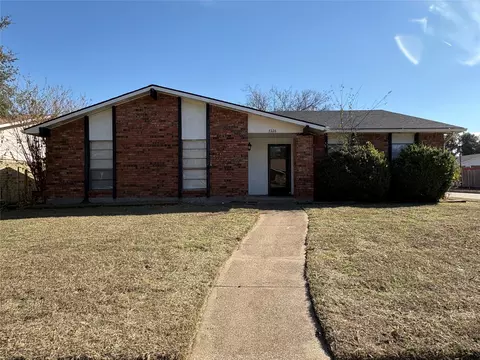 7226 Little Canyon Rd, Dallas, TX 75249