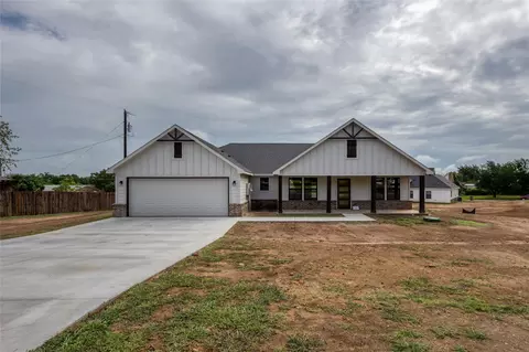 232 Prairie St, Jacksboro, TX 76458