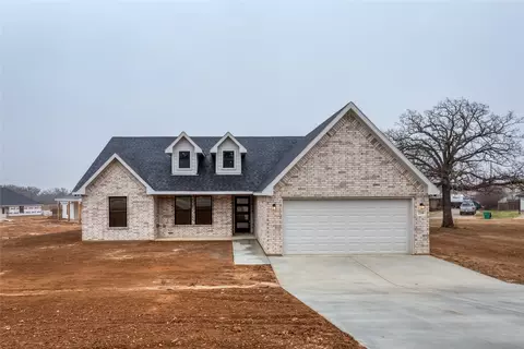 210 Prairie St, Jacksboro, TX 76458