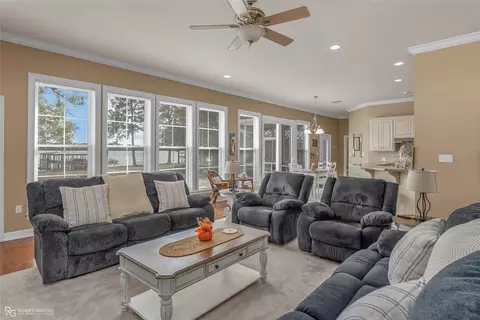 Living - 90 La Belle Ct, Many, LA 71449 photo 1 of 2