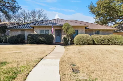 4212 Lake Vista Dr, Benbrook, TX 76132