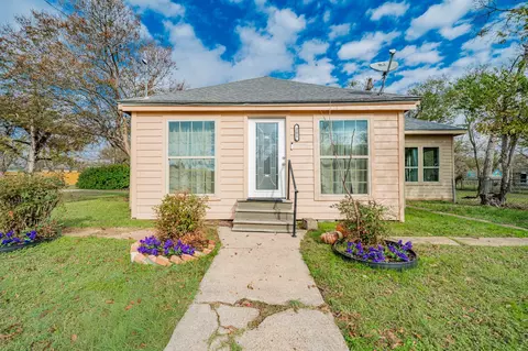 301 E 2nd North St, Kaufman, TX 75142