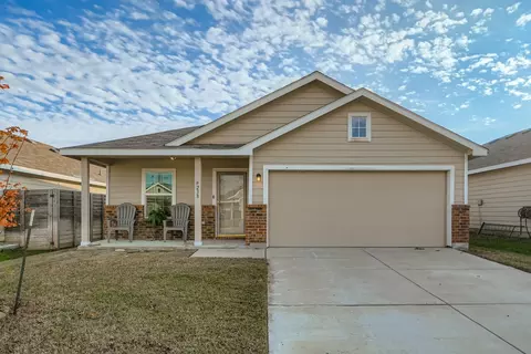 9238 Summerlee St, Dallas, TX 75227