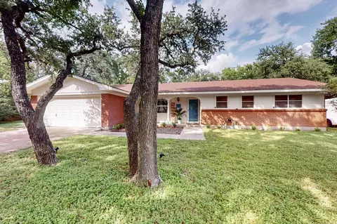 204 Cacti Dr, Lakeside, TX 76108