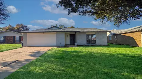 7748 Landmark Ridge St, Fort Worth, TX 76133