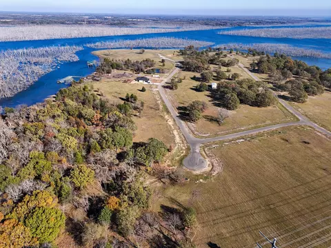 245 Shoreline Dr, Dodd City, TX 75438