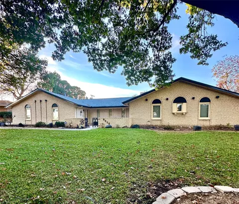 6515 Ridgeview Cir, Dallas, TX 75240