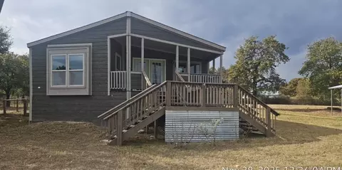 221 Farmhouse Rd, Springtown, TX 76082