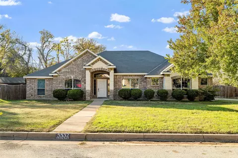 5532 Chimney Rock Rd, Fort Worth, TX 76112