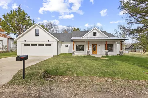 483 Maple Dr, Pottsboro, TX 75076
