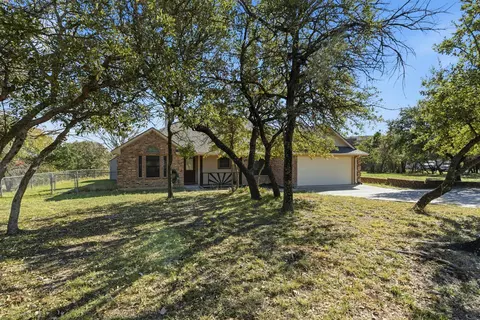 420 Valley Trail Dr, Weatherford, TX 76087