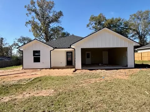 623 N Weldon St, Frankston, TX 75763