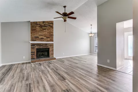 Living - 935 Mapleleaf Ln, Coppell, TX 75019 photo 3 of 7