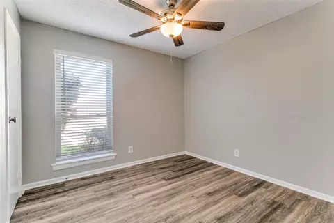 Bedroom - 935 Mapleleaf Ln, Coppell, TX 75019 photo 2 of 4