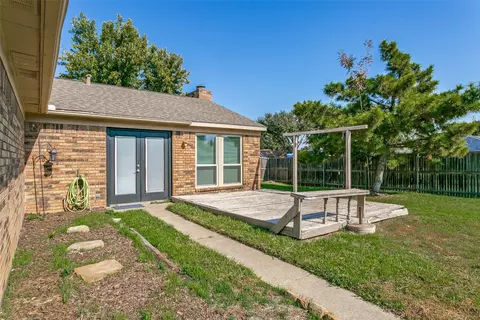 Exterior - 935 Mapleleaf Ln, Coppell, TX 75019 photo 3 of 6