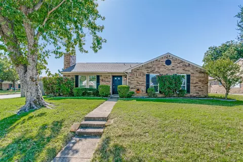 935 Mapleleaf Ln, Coppell, TX 75019