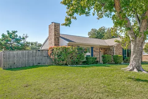 Exterior - 935 Mapleleaf Ln, Coppell, TX 75019 photo 2 of 6
