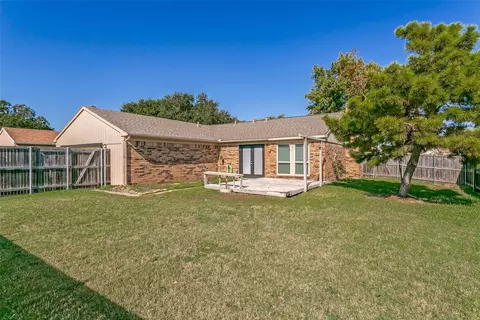 Exterior - 935 Mapleleaf Ln, Coppell, TX 75019 photo 4 of 6