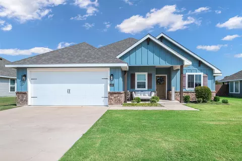 117 Mustang Dr, Lindsay, TX 76250