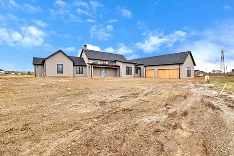 7256 Tom Trl, Krum, TX 76249